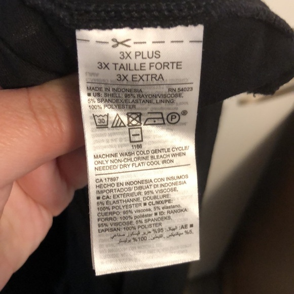 Old Navy Maxi Black Dress - Picture 6 of 6